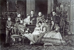 Retrato de familia del Zar Alejandro II de Rusia, 1860s de Unbekannt