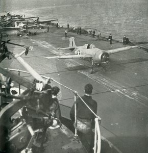 Aviones de combate a bordo de un portaaviones, Segunda Guerra Mundial, c1943