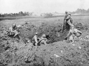 Infantería francesa descansando en un agujero de obús, Chemin des Dames, Francia de Unbekannt