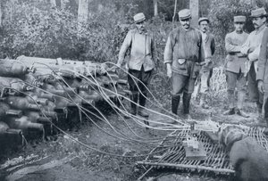 Soldados franceses con cilindros de gas, Primera Guerra Mundial, 1915 de Unbekannt