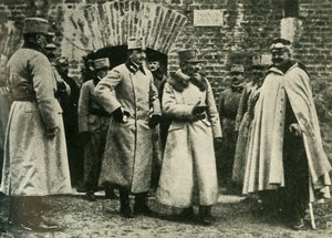 General Kusmanek y el Príncipe Francisco José en la Fortaleza de Przemysl, Primera Guerra Mundial, 1915 de Unbekannt