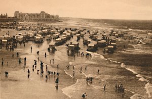 Vista general de la playa en la hora del baño, c1928 de Unbekannt