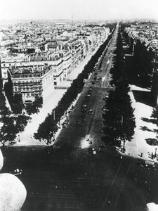 Fuerzas alemanas desfilando por los Campos Elíseos, París, 14 de junio de 1940 de Unbekannt