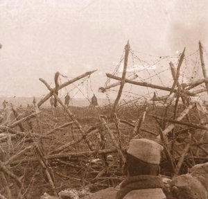 Alemanes saliendo de las trincheras, Massiges, norte de Francia, c. 1914-c. 1918 de Unbekannt