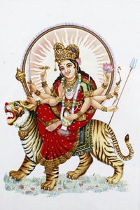Diosa Sherawali (Durga) montando un tigre. Rishikesh, India