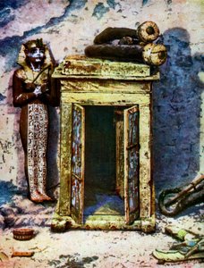 Santuario dorado en la antecámara de la tumba de Tutankamón, Egipto, 1933-1934 de Unbekannt