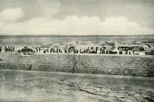 Guardando las orillas del Canal de Suez, 1919 de Unbekannt