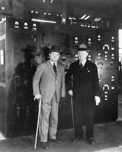 Guglielmo Marconi y David Sarnoff, 1933 de Unbekannt