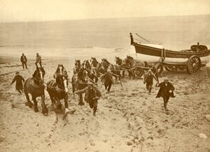 Arrastrando el bote salvavidas, c. 1930 de Unbekannt