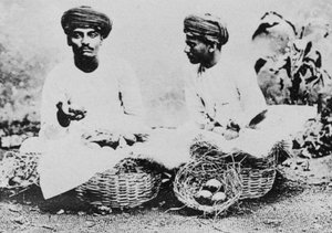 Vendedores de frutas hindúes, India, siglo XX de Unbekannt