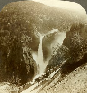 Imponente belleza de Rjukanfos envuelta en spray, la caída espumosa, Noruega, c1905 de Unbekannt