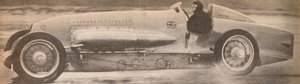 En enero de 1927, el Mayor Malcolm Campbell en su famoso Bluebird rompió el récord mundial de velocidad en tierra de Unbekannt