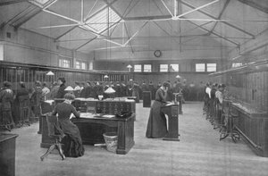 En la Central Telefónica de la Oficina de Correos, Ciudad de Londres, c1903