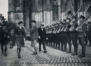 Inspección de tropas al pie de la Catedral de Colonia, 1919, 1945 de Unbekannt