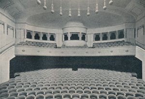 Interior de un nuevo teatro Kino en el West End de Berlín, c1913