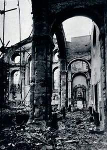 Interior de la Iglesia de St. Mary Le Bow, Cheapside quemada en un ataque aéreo, 1941 de Unbekannt