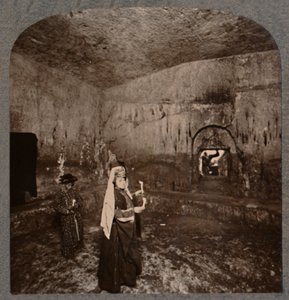 Interior de las Tumbas de los Reyes en el camino a Nablus, c1900 de Unbekannt