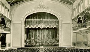 Vista interior del teatro en la Casa del Pueblo Nicolás II, San Petersburgo, Rusia, 1900s de Unbekannt