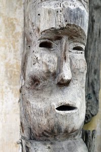Grupo étnico Jarai (Gia Rai). Espíritu guardián de una tumba Jarai. Estatua de madera. Kon Tum. Vietnam de Unbekannt