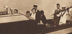 El rey Eduardo regresando a su yate desde la isla de Rab, 1937 de Unbekannt