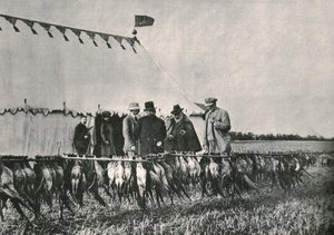 El rey Eduardo VII inspeccionando la caza en la finca de Sherborne, 1902, 1910