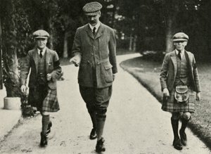 El Rey Jorge VI y el Ex-Rey Eduardo VIII con el Sr. Hansel Su Tutor, 1911, 1937 de Unbekannt