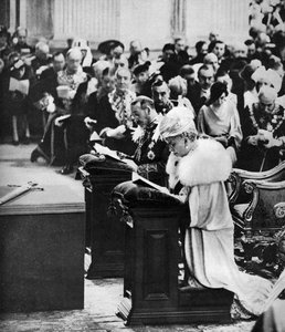 El rey Jorge V y la reina María en la Catedral de San Pablo, servicio de acción de gracias del Jubileo de Plata, 1935 de Unbekannt