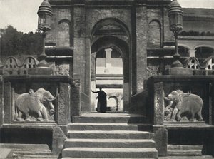 Monasterio en el Templo del Diente Sagrado Dalada Maligawa Vihara, Kandy, 1926 de Unbekannt