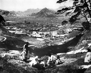 Mujeres coreanas en una ladera, Seúl, Corea, 1900 de Unbekannt