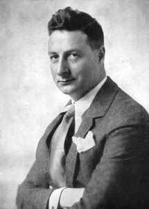 L.M. Nesbitt, escritor, principios del siglo XX