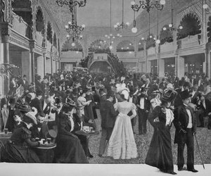 Le Hall Des Folies-Bergère, 1900 de Unbekannt