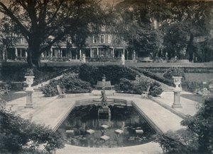 Lily Basin y West Front, The Hill, Hampstead Heath, c. 1900 de Unbekannt