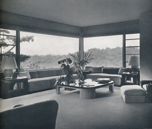 Sala de estar en la casa de Miss Patricia Detring en Bel Air, California, c1945 de Unbekannt