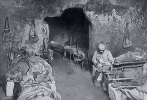Viviendas en una cueva francesa, Primera Guerra Mundial, 1915 de Unbekannt