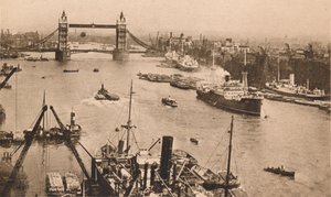 Londres - Tower Bridge y el Pool, c1910 de Unbekannt