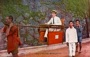 Hombre siendo llevado en una silla de manos, Hong Kong, siglo XX de Unbekannt