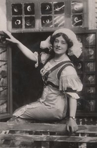 Señorita Isabel Jay, 1879-1927, como Christine en Querida Pequeña Dinamarca, c. 1909 de Unbekannt