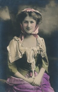 Miss Phyllis Dare, c1930 de Unbekannt