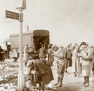 Cocina móvil en la Voie Sacrée, Verdún, norte de Francia, c1914-c1918 de Unbekannt