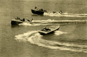 Carrera de lanchas motoras, Wörthersee, Carintia, Austria, c. 1935 de Unbekannt