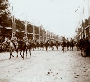 Oficiales montados, desfile de la victoria, París, Francia