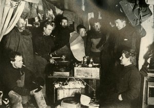 Música en la cabaña, c1908 de Unbekannt