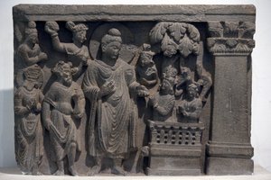 Museo Nacional de India, Delhi. Buda con Naga-Kalika. Gandhara, siglo II d.C., Piedra. Préstamo del museo del Colegio Mayo, Ajmer. India de Unbekannt