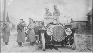 Nicolás II de Rusia, Gran Duque Nicolás Nikolaevich y el General Conde Georgi Bobrinsky en el frente de Unbekannt