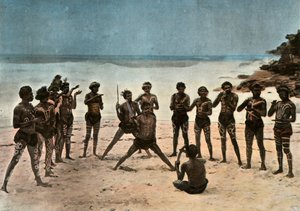 Nueva Guinea. Danza de los papúes bariolés, Papúa Nueva Guinea. Danza tribal papúa, 1900