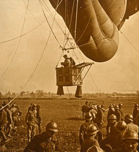 Observación de posiciones enemigas desde un globo de barrera, c1914-c1918 de Unbekannt