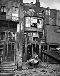 Viejo pub en el río Támesis, Londres, 1926-1927 de Unbekannt