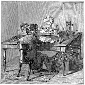 Operador enviando un mensaje en un telégrafo eléctrico de impresión Morse, 1887 de Unbekannt