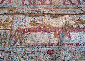 Relieve pintado mostrando un barco solar de Ra llevado en una procesión, Antiguo Egipto de Unbekannt