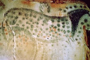 Pintura rupestre paleolítica de un caballo y manos humanas de Francia de Unbekannt